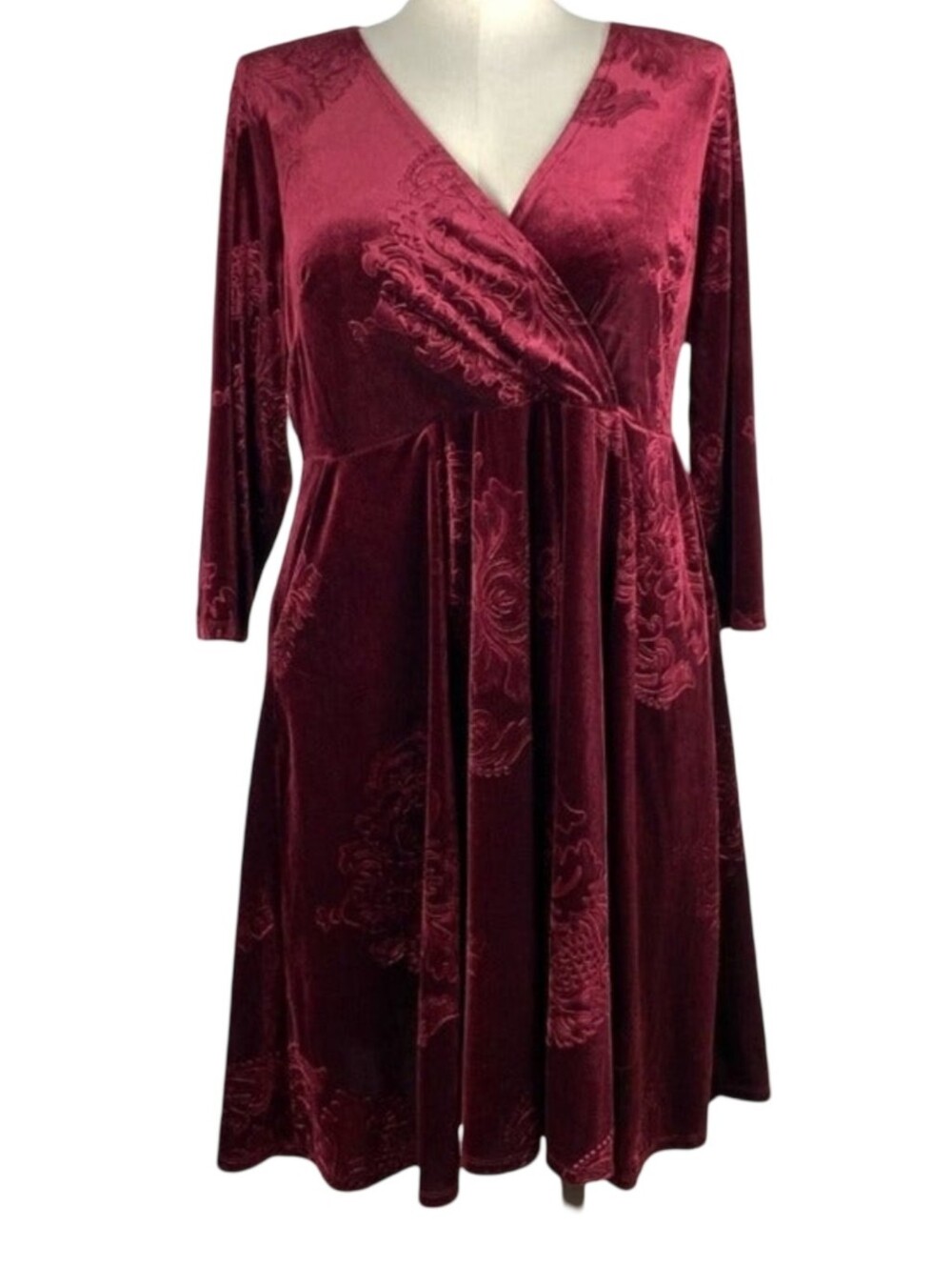 Torrid Plus Velvet Surplice Burnout Wrap Dress in Deep Burgundy Size 3X - Picture 2 of 14